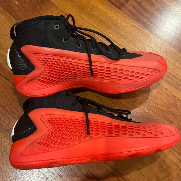 Adidas Anthony Edwards Low 1 Red and Black Sneakers in original box size 9.5M - Picture 4 of 5